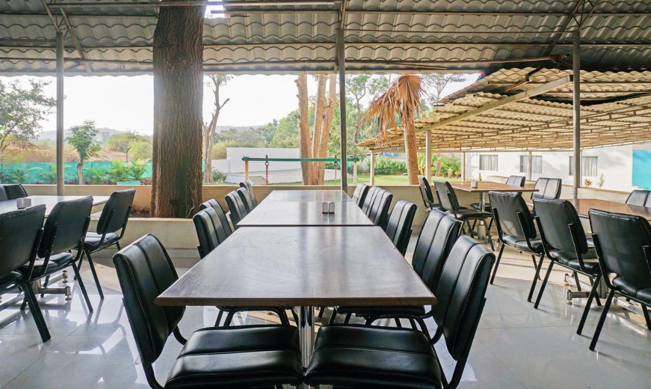 Hotel Lions Den Лонавала Экстерьер фото