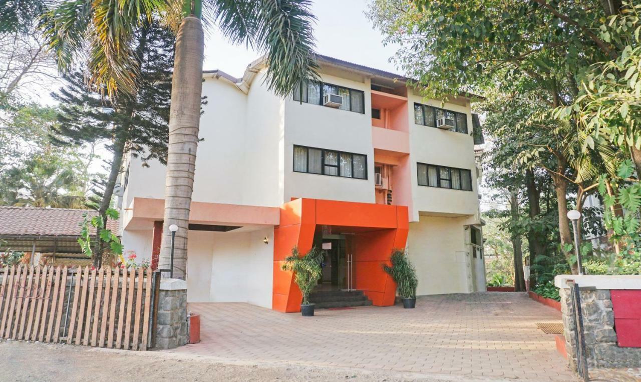 Hotel Lions Den Лонавала Экстерьер фото