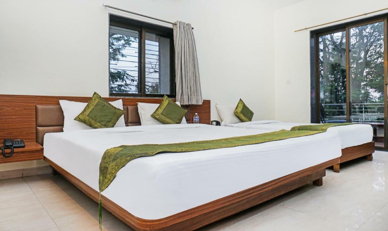 Hotel Lions Den Лонавала Экстерьер фото
